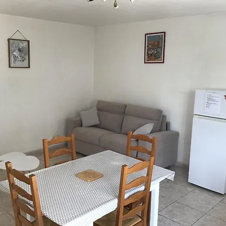 Apartment Avec Exterieur Et Parking Gratuit Perpignan
