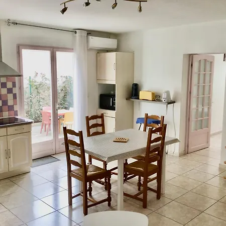 Appartement Avec Extérieur Et Parking Gratuit *