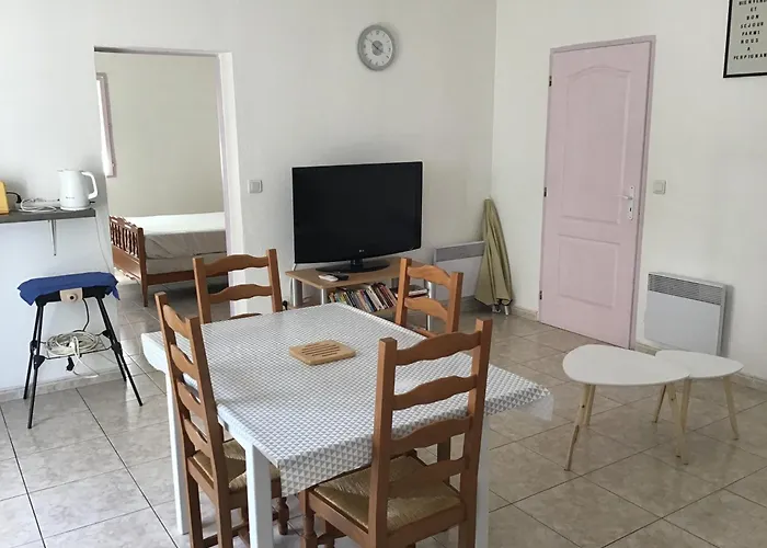 Avec Exterieur Et Parking Gratuit